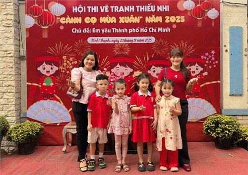 Các bạn nhỏ trường MN 25B tham gia thi hội thi vẽ tranh thiếu nhi   Cành cọ mùa xuân  năm 2025