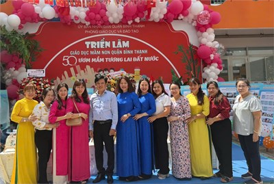 Trường MN 25B tham quan “Triển lãm Giáo dục mầm non quận Bình Thạnh - 50 năm ươm mầm tương lại đất nước” tại trường Mầm non 26