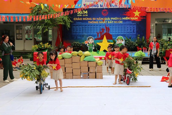 <a href="/tin-tuc-su-kien/cac-be-tham-gia-hoi-thao-chao-mung-giai-phong-mien-nam-thong-nhat-dat-nuoc-30-4/ctfull/28470/760806">Các bé tham gia hội thao chào mừng giải phóng<span class=bacham>...</span></a>