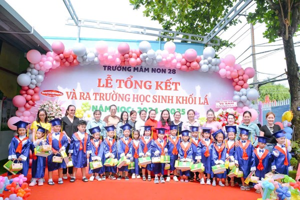 Lễ tổng kết và Lễ ra trường học sinh khối Lá, năm học 2024 - 2025