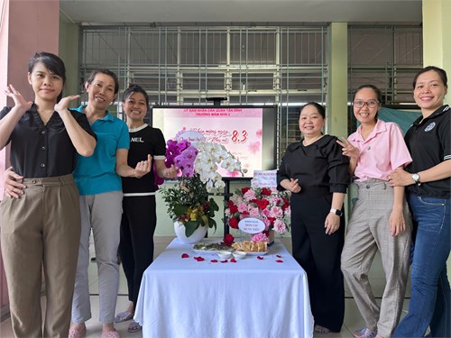 Tổ Mầm hưởng ứng Hội thi Nấu ăn mừng ngày Quốc Tế Phụ Nữ 8-3 món  Vịt quay sốt tiêu xanh  