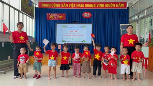 HỘI THAO CHÀO MỪNG KỈ NIỆM 50 NĂM GIẢI PHÓNG MIỀN NAM THỐNG NHẤT ĐẤT NƯỚC  Hoạt động vận động liên hoàn khối Nhà trẻ 