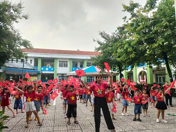 Trường Mầm non 2/9 tổ chức Thể dục Đồng diễn Chào mừng kỷ niệm 50 năm Ngày giải phóng Miền Nam thống nhất đất nước (30/4/1975 - 30/4/2025).