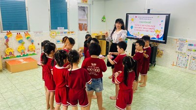 Chuyên đề   NÂNG CAO NĂNG LỰC TỔ CHỨC HOẠT ĐỘNG LÀM QUEN CHỮ VIẾT  của lớp Lá 2