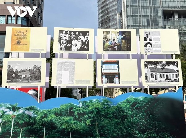 Trưng bày 100 hình ảnh về cuộc đời và sự nghiệp của chủ tịch hồ chí minh