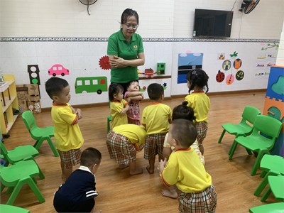 Bé đọc thơ  Cháu chào cô ạ! 