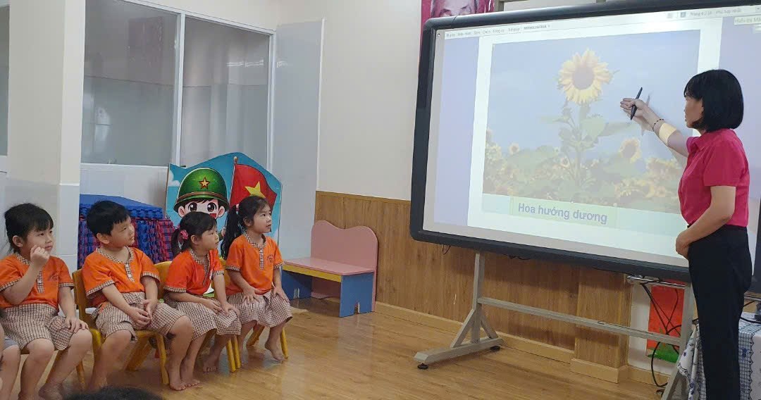 Phát triển nhận thức.
Đề tài: Một số loại hoa - Lớp 4-5 tuổi (2)