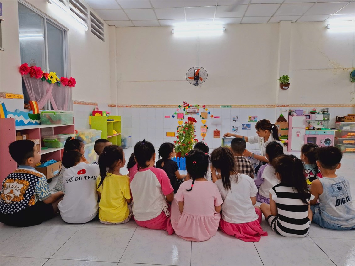PTNN: Truyện   Hoa mào gà  - Lớp 4- 5 tuổi (1)
