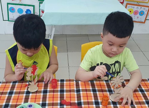 PTNT: BÉ TÌM HIỂU NGÀY 8/3- Lớp 4- 5 tuổi (2)