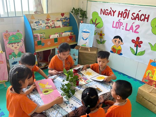 Hưởng ứng  Ngày hội sách  - Lớp 5-6 tuổi(2)