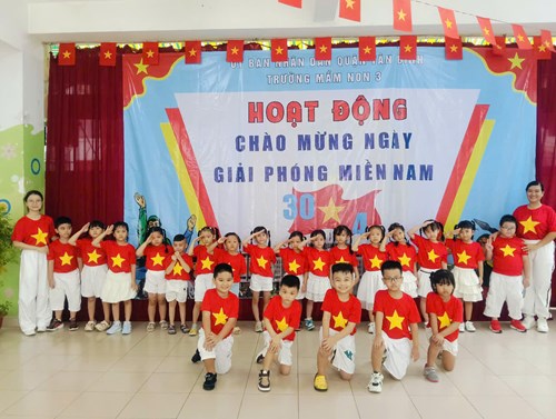 Hoạt động Đồng diễn thể dục   Như có Bác Hồ trong ngày vui đại thắng  - Lớp 5-6 tuổi(1)