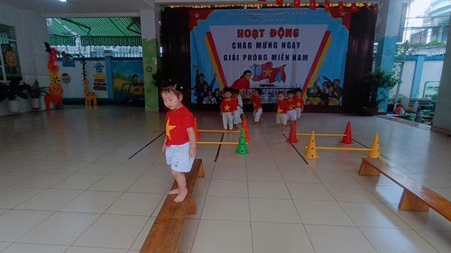 Vận động liên hoàn cho trẻ nhà trẻ