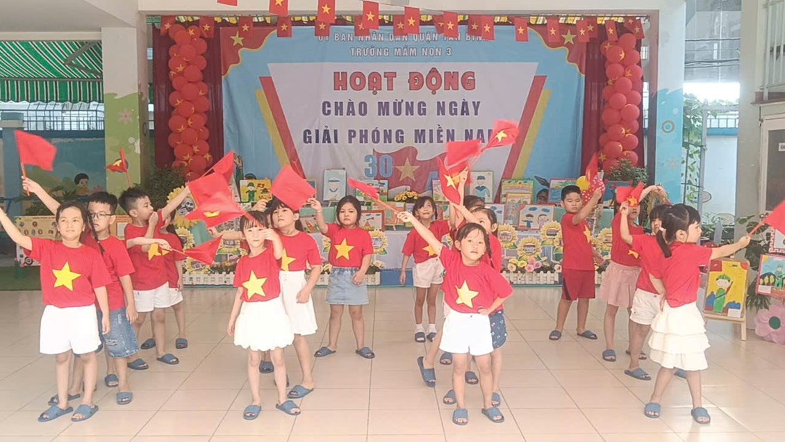 Hoạt động trải nghiệm   Chúng em là chiến sĩ  - Lớp 5-6 tuổi(1)
