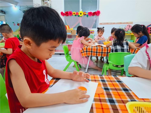 PTTM: Tạo hình xe đạp - Lớp 4-5 tuổi(1)
