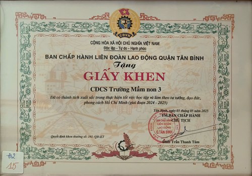 Công đoàn cơ sở Mầm non 3 nhận giấy khen về việc hoạc tập và làm theo tư tưởng, đạo đức, phong cách Hồ Chí Minh (giai đoạn 2024-2025)
