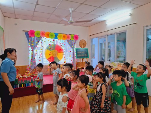 VĐTN: Mưa rồi, mưa rơi rồi- Lớp 4-5 tuổi (1)