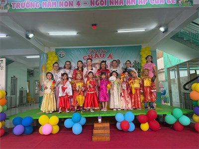 Thời trang Sắc màu Châu Á.
