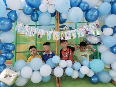 Chúc mừng sinh nhật các bé