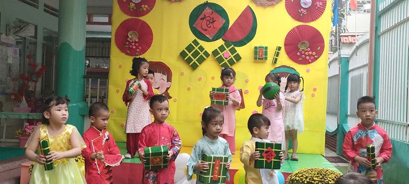 Các bé lớp Chồi 2 tham gia văn nghệ Xuân