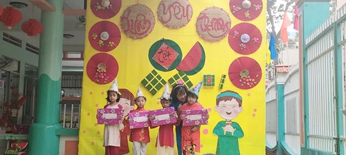 Trường mầm non 5 tổ chức sinh nhật hồng cho các bé sinh tháng 1 và tháng 2