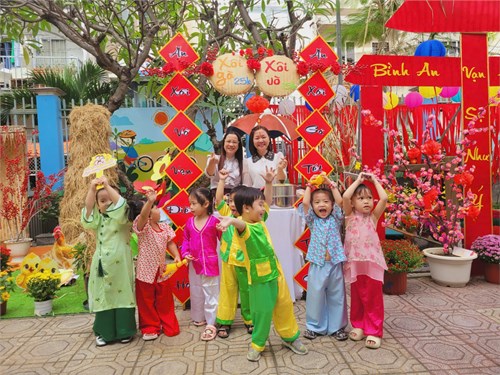 Trường Mầm non 5 tổ chức ngày hội ẩm thực Mừng Xuân Ất Tỵ 2025