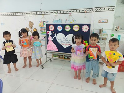 Lớp Chồi 2- bé gửi đến Mẹ   Lời con muốn nói   nhân ngày 8-3