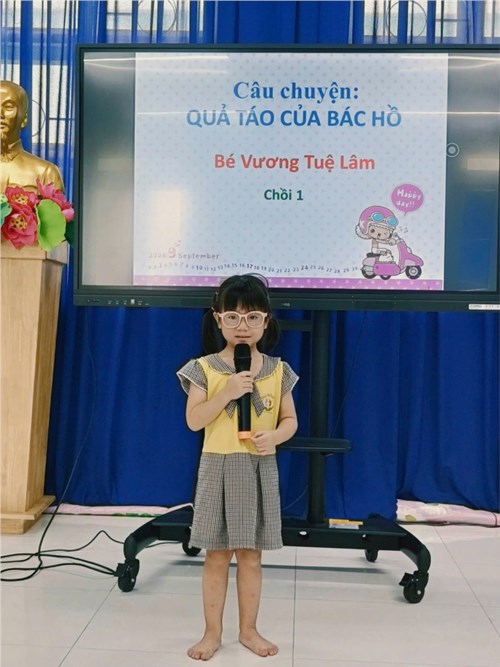 Bé vương tuệ lâm -lớp chồi 1- trường mầm non 5 tham gia hội thi bé kể chuyện bác hồ