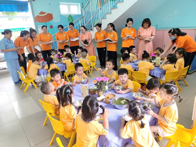 Chuyên đề Đổi mới tổ chức bữa ăn tại lớp Mầm 2