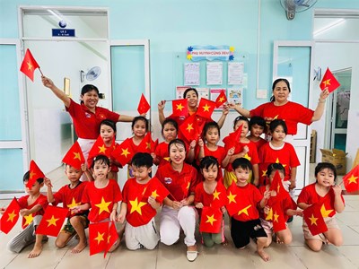 Các bé trường Mầm non 6 hưởng ứng Chào mừng Ngày Giải phóng miền Nam Thống Nhất Đất Nước 30/4/1975-30/4/2025