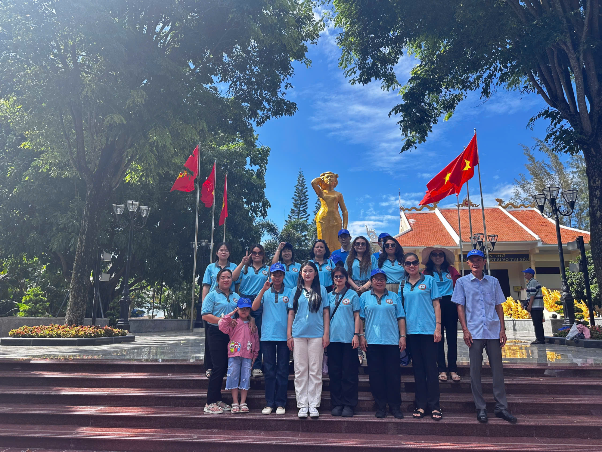 Ngày 31 tháng 5 năm 2025 CĐCS Trường Mầm non Phường 6 tổ chức hành trình về nguồn  Tham quan Nhà Tưởng niệm và tượng đài anh hùng Võ Thị Sáu  cho đoàn viên công đoàn và người lao động