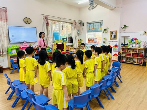 Kể chuyện:   Giọt nước tí xíu 