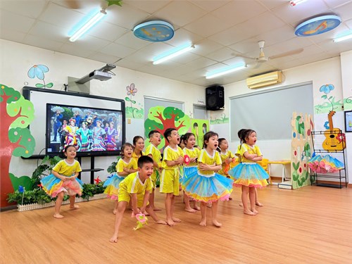 Thẩm mĩ:   Âm nhạc đa văn hóa 