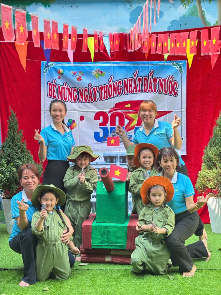🇻🇳🇻🇳🇻🇳 Các bé khối Lá Chào mừng Đại lễ - Ngày 30 tháng 4 🇻🇳🇻🇳🇻🇳