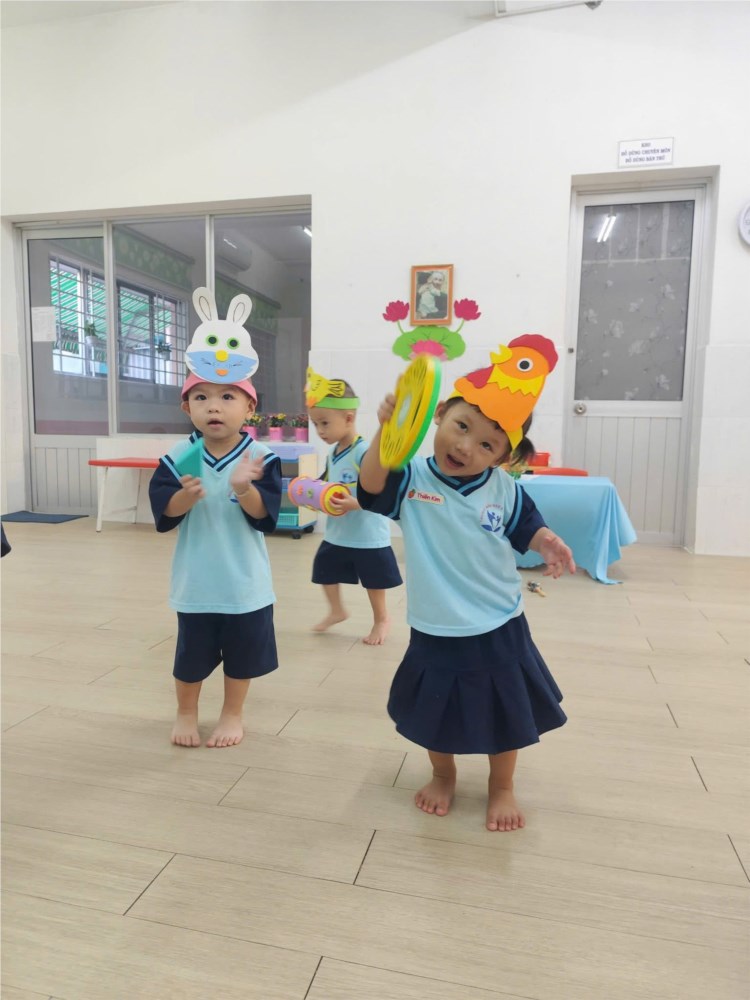 Thứ 2 (16/6) là cô trò mình gặp lại nhau sau khoảng thời gian nghỉ hè rồi nè. Nhớ các bé nhiều lắm!!!😚😍🥰😘
