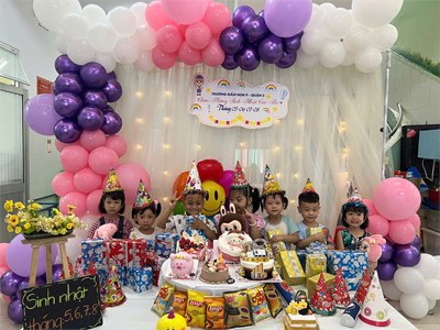 Tiệc buffet mừng sinh nhật các bé có ngày sinh trong tháng 5,6,7,8