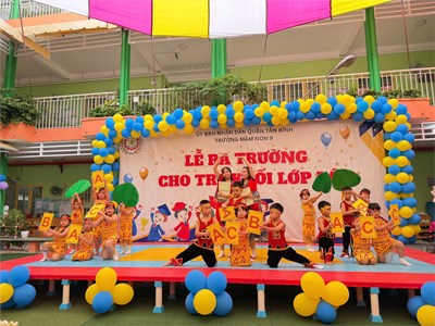 Tiết mục múa  Niềm vui của em - Cõng chữ lên non 