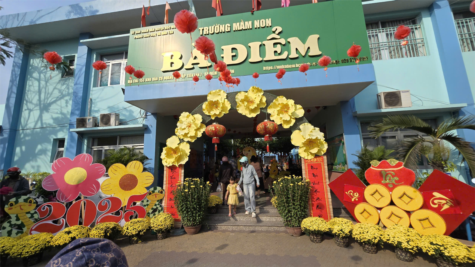 Ngày 21 tháng 01 năm 2025 Trường Mầm Non Bà Điểm đã tổ chức  Hội Hoa Xuân  nhiều gian hàng ẩm thực, trò chơi mới lạ, phong phú thu hút Phụ huynh và trẻ cùng tham gia, tạo được không khí vô cùng vui tươi và sôi nổi