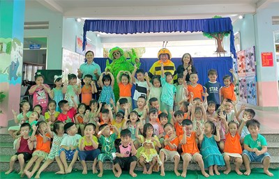 Sáng ngày 11/04/2025 trường Mầm Non Bà Điểm phối hợp cùng Đoàn múa rối nghệ thuật của Trung tâm văn hóa Huyện Hóc Môn tổ chức buổi biểu diễn cho các cháu được xem và hưởng ứng nhiệt tình cùng nhiều câu chuyện ly kỳ và hấp dẫn thu hút trẻ.
