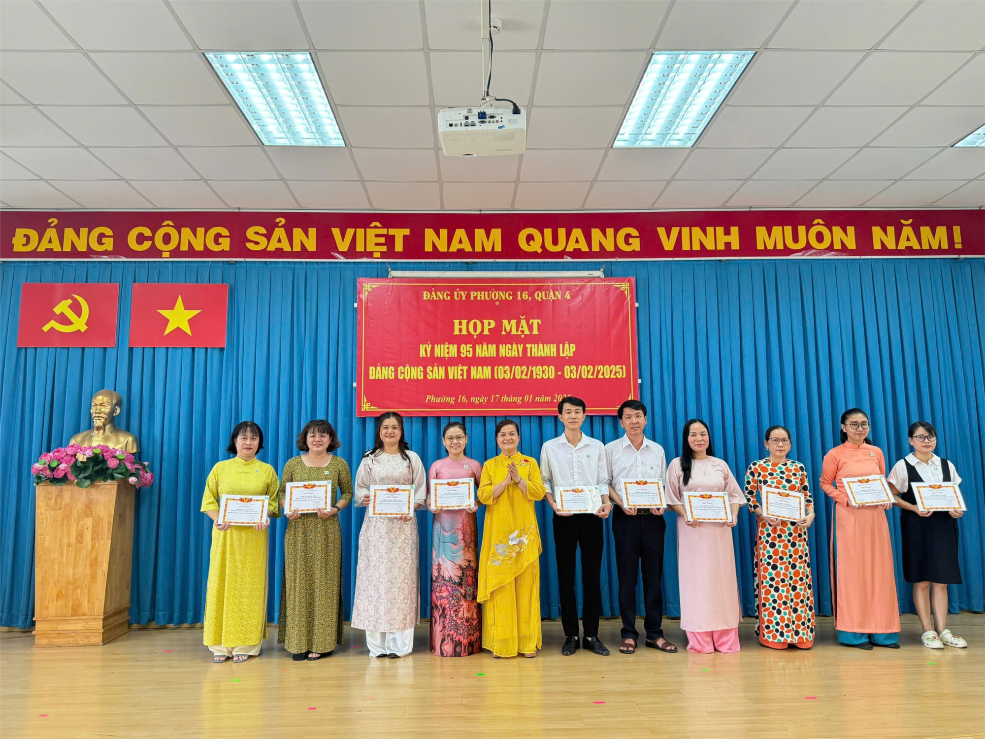 Chiều ngày 17/1/2025 Đảng ủy phường 16 - Quận 4 tổ chức họp mặt kỷ niệm 95 năm ngày thành lập Đảng cộng sản Việt Nam ( 03/2/1930 - 03/2/2025)