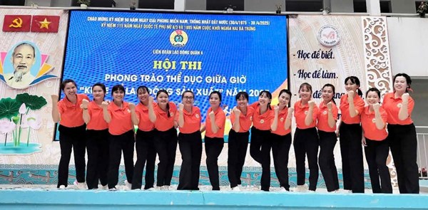 Hưởng ứng phong trào thể dục giữa giờ do Liên đoàn lao động Quận 4 tổ chức.