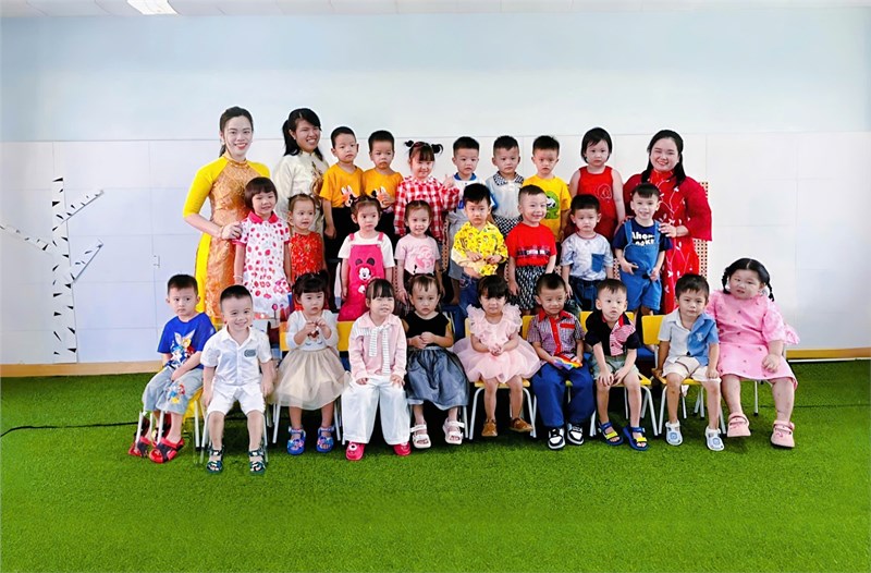 ❤️ Nghĩ hè vui nhé.. Các bé lớp Sơn Ca 2 (25-36 tháng tuổi) những thiên thần nhỏ đáng yêu của cô 🥰