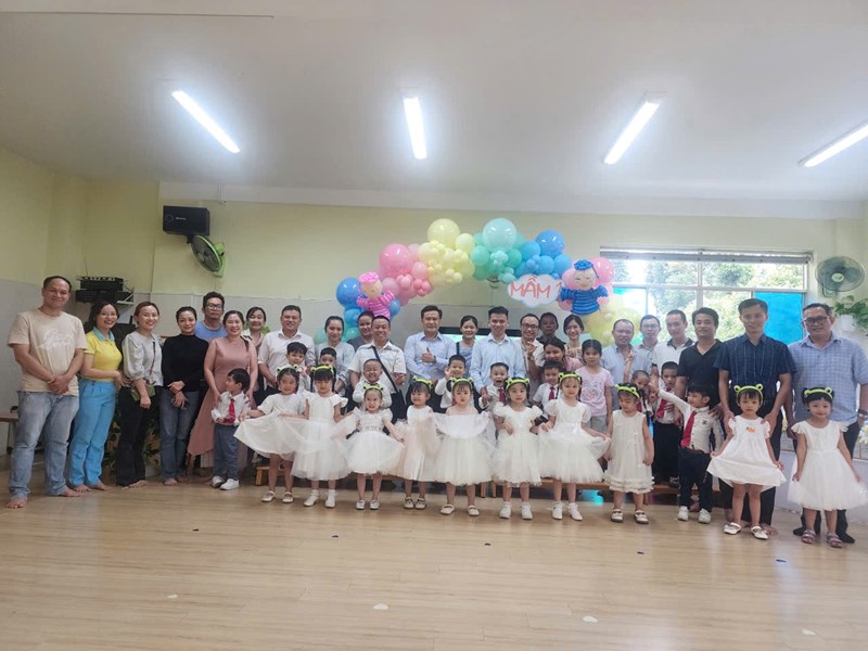 Lễ Tổng kết và khen thưởng học sinh lớp Mầm 1