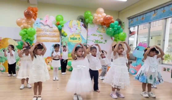 Lễ tổng kết - khen thưởng học sinh lớp Mầm 3