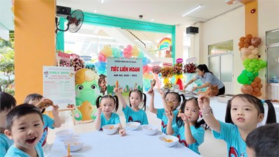 Trường Mầm non Bé Ngoan đã mang đến một bữa tiệc cuối năm trọn vẹn và đáng nhớ cho các em học sinh.