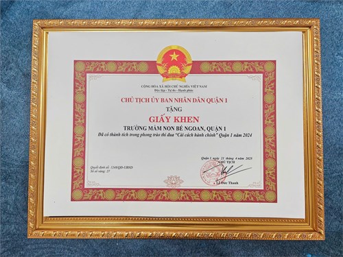 Trường Mầm non Bé Ngoan vinh dự nhận giấy khen của Chủ tịch Ủy ban nhân dân Quận 1 
về đơn vị đã đạt thành tích phong trào thi đua  Cải cách hành chính  Quận 1 năm 2024.