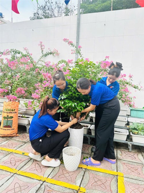 Trường Mầm non Bình Trị Đông - Hưởng ứng ngày Tết trồng cây