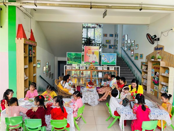 Trường Mầm non Bông Sen hưởng ứng ngày sách Việt Nam