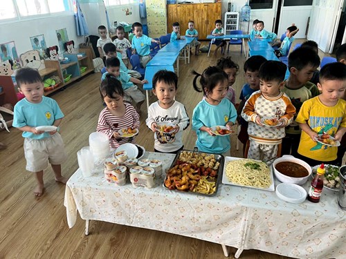 Tiệc buffet chào mừng năm mới tại cơ sở 2