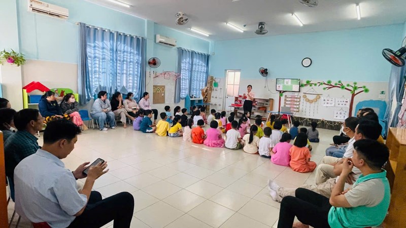 Thao giảng chào mừng ngày quốc tế phụ nữ 8/3/2025 lớp lá 4