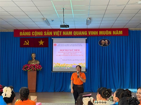 Họp mặt chào mừng kỉ niệm 115 năm Ngày Quốc tế Phụ nữ và 1985 năm Ngày Khởi nghĩa Hai Bà Trưng